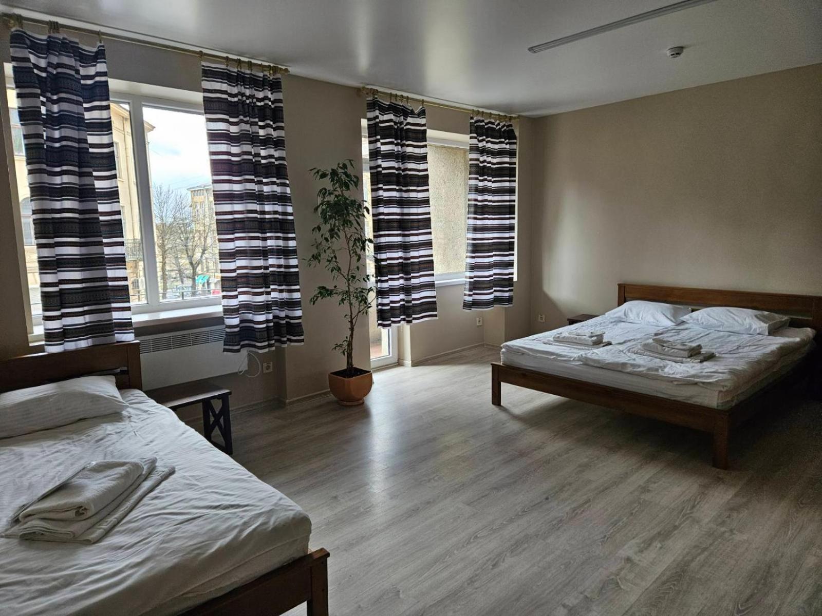 Lion Hill Hotel Лвив Екстериор снимка