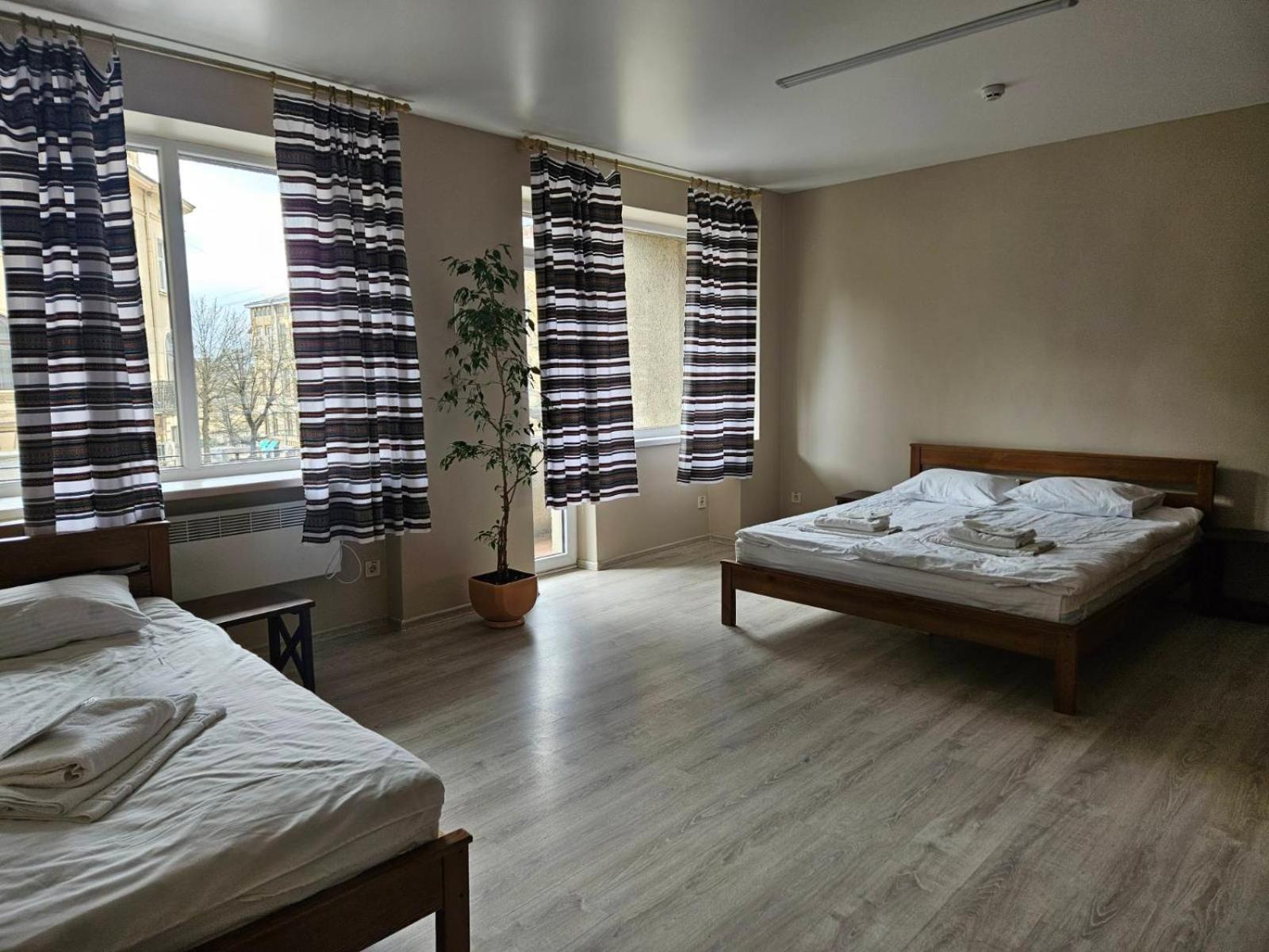 Lion Hill Hotel Лвив Екстериор снимка